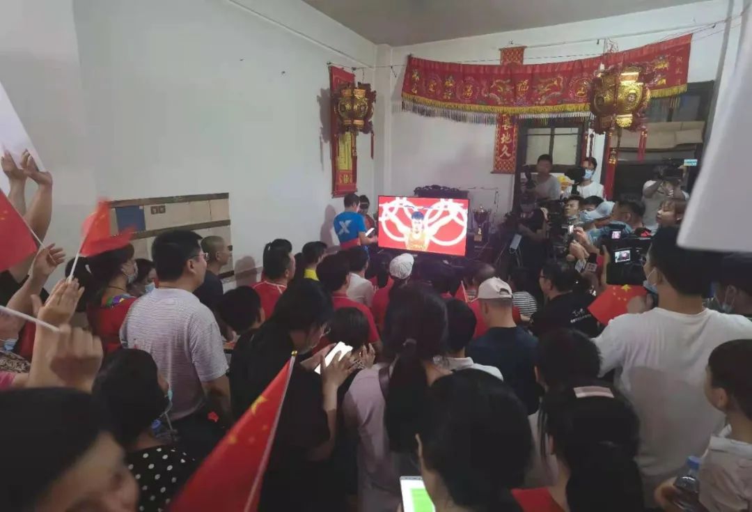 福建举重冠军李发彬_福建举重冠军李发彬照片_福建举重冠军李发彬简历