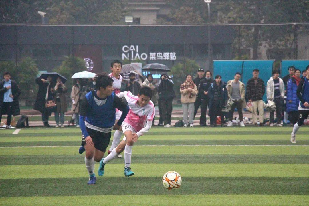 足球怎么拿冠军视频_足球夺冠瞬间视频欣赏_我想看足球冠军