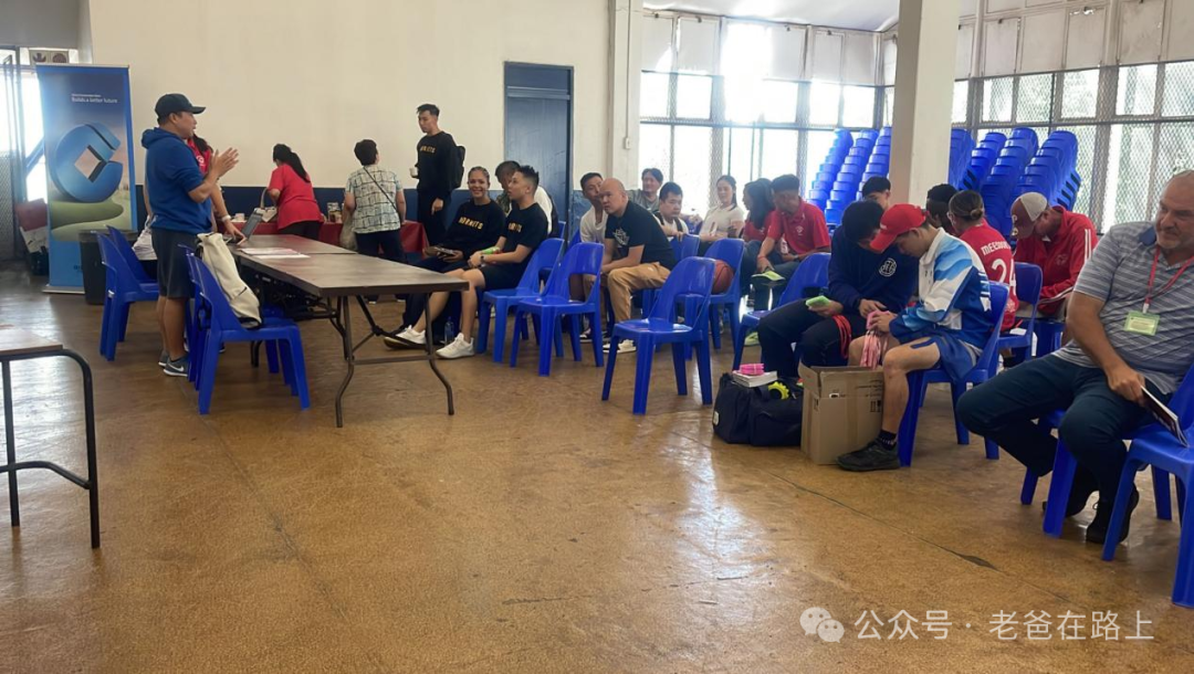 篮球比赛规则的手势图_篮球手势_篮球手势意思