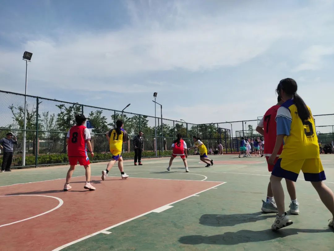 去年中小学生篮球比赛冠军是谁_全国篮球小学生冠军_中小篮球冠军去年比赛学生是谁